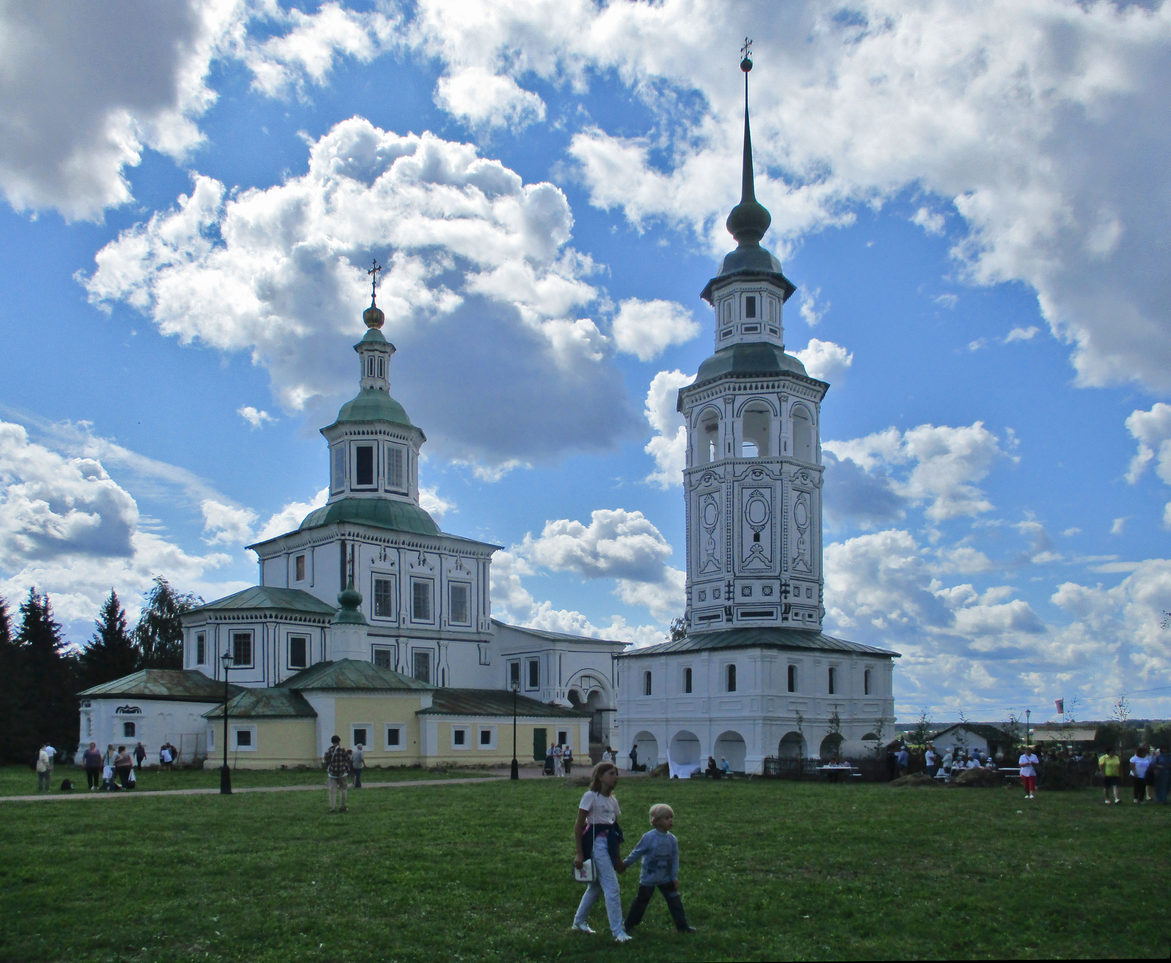 Храмы и монастыри Великого Устюга. Фото 21